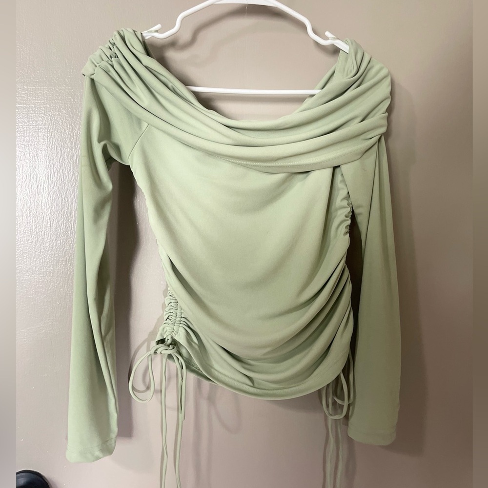 ZARA- Long sleeve shoulder shirt